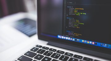 视频去水印软件PC客户端界面，显示批量处理多个视频文件的进度条与清晰度选项
